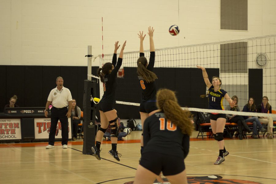 Girls' volleyball beats Brookline, advances to state semifinals