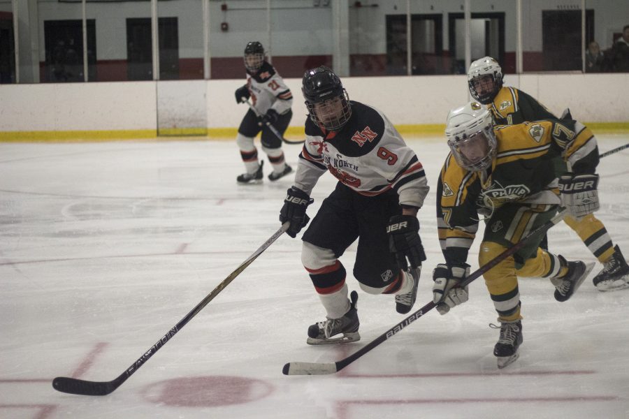 Boys' Hockey advances to second round of state tournament