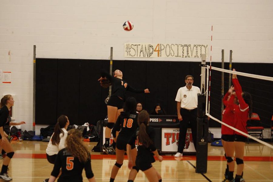 Girls' volleyball maintains undefeated record