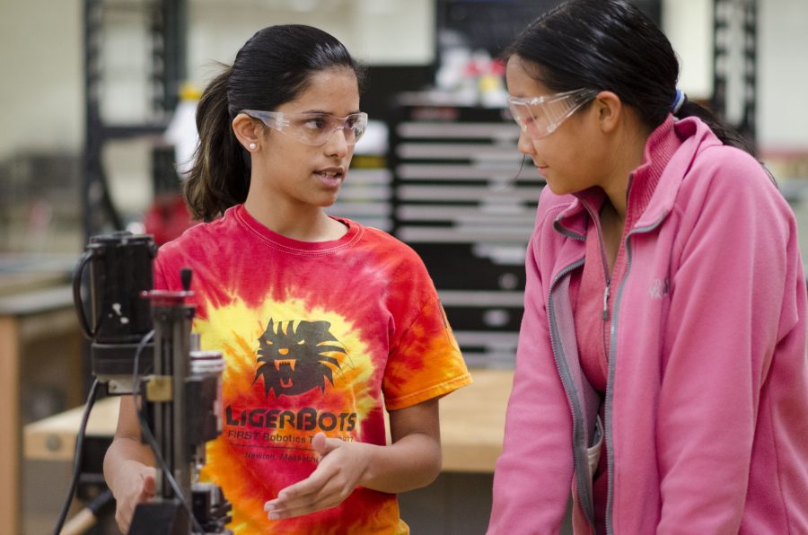 Ligerbots 'Girls + Tools' event encourages female participation in STEM