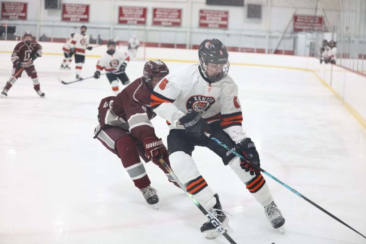 Boys’ hockey finds disappointing defeat in valiant effort against Needham